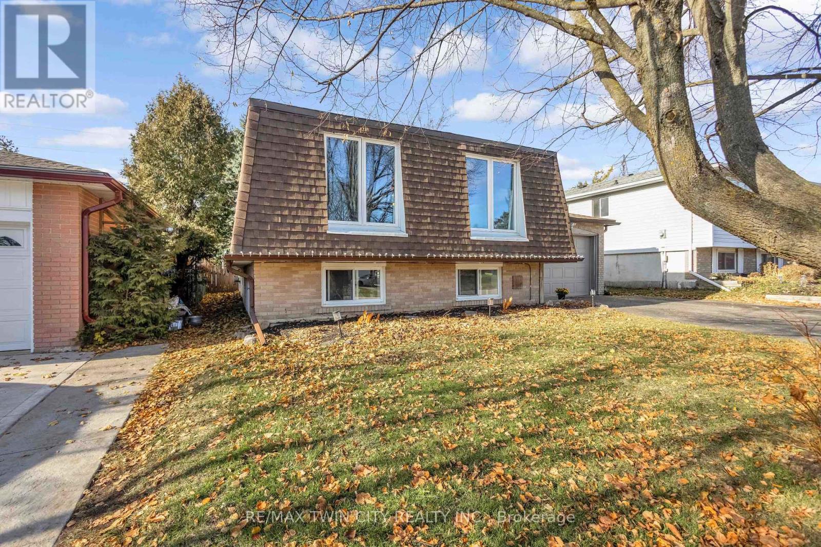 Property at 36 VALERIE COURT image 3