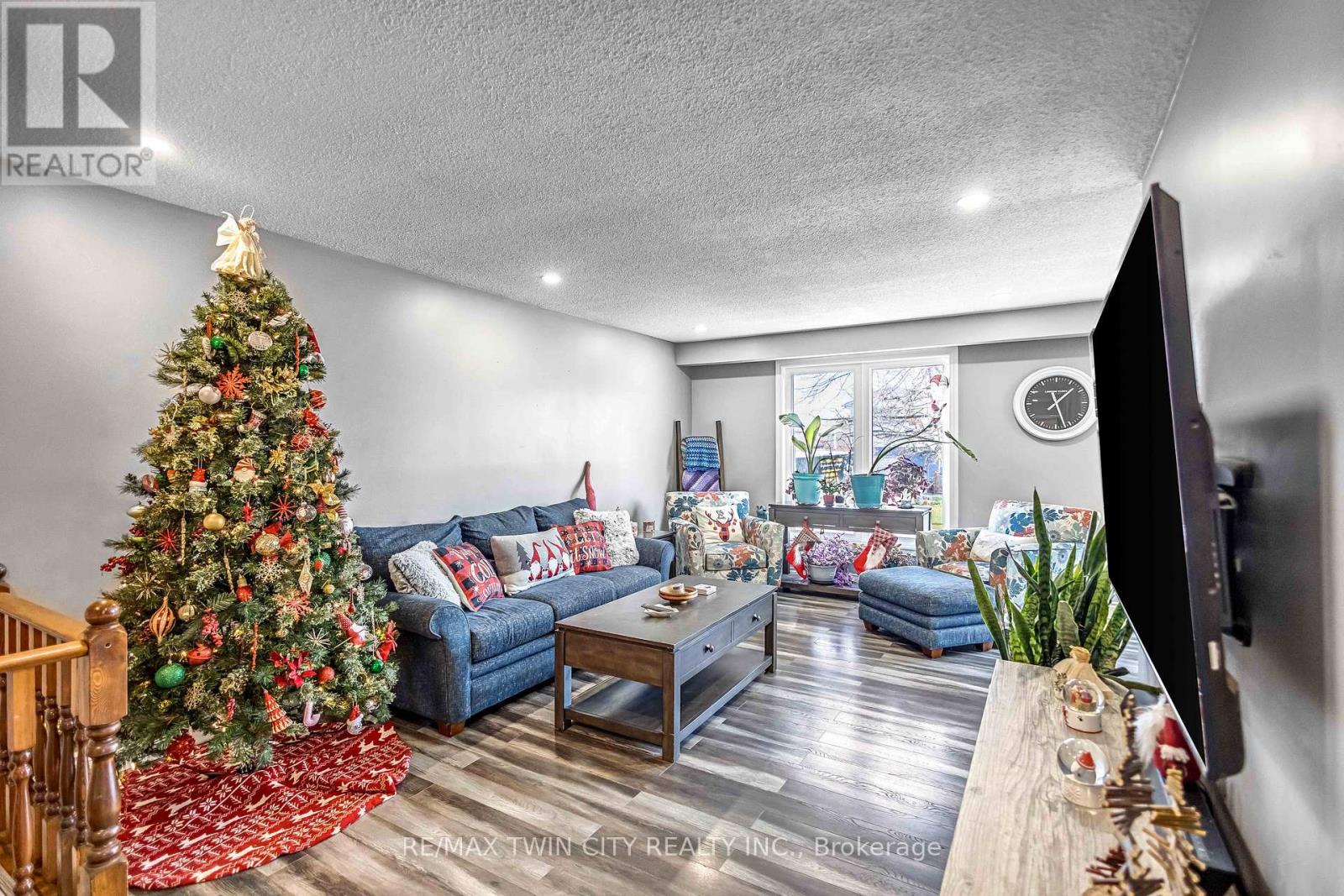 36 Valerie Court, Cambridge, Ontario  N3C 3H4 - Photo 6 - X12559028