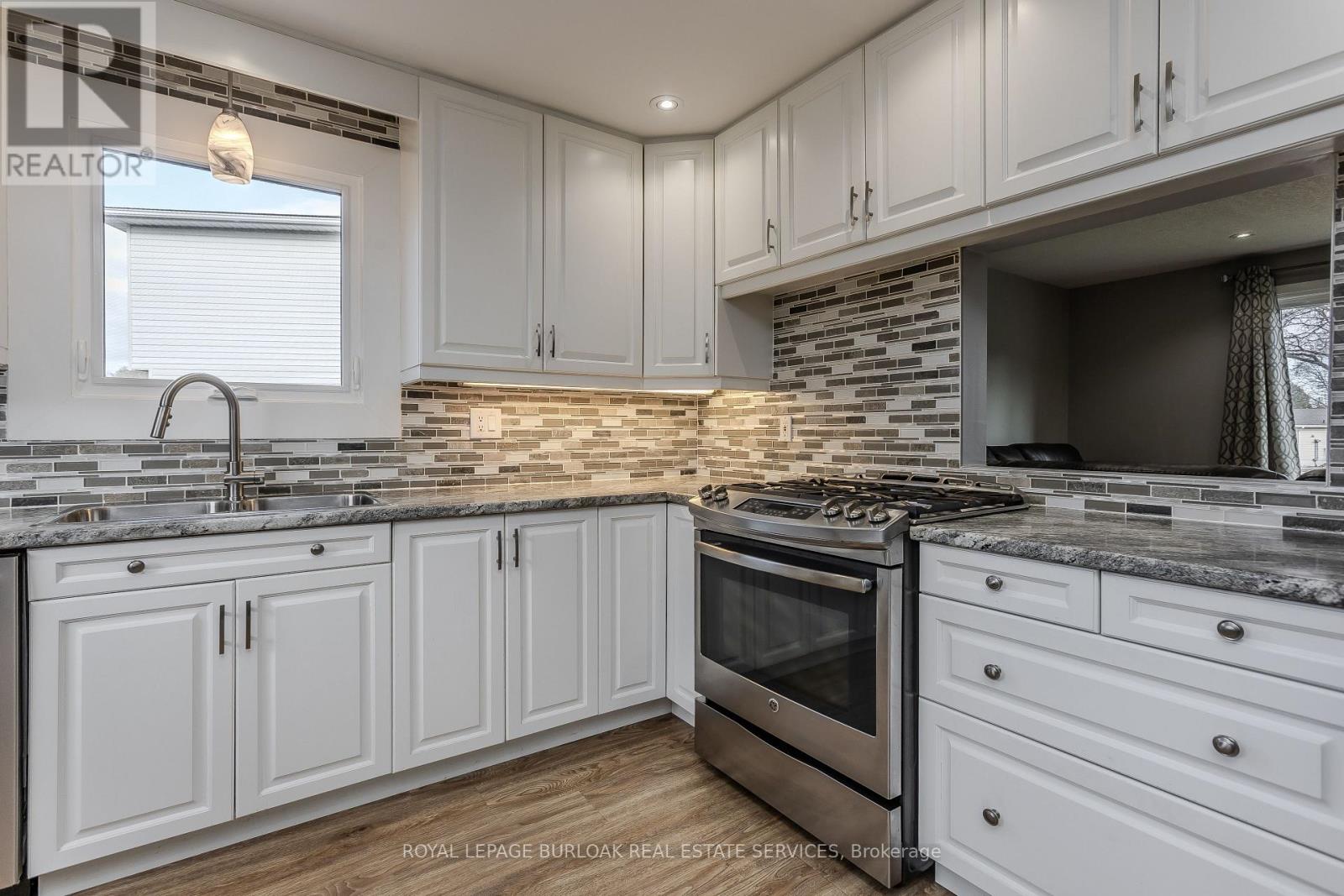 30 Graywood Road, Hamilton, Ontario  L9C 6K4 - Photo 8 - X12559058