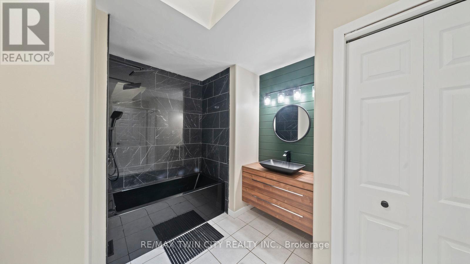 124 Marlborough Street, Brantford, Ontario  N3S 7Y2 - Photo 19 - X12559110