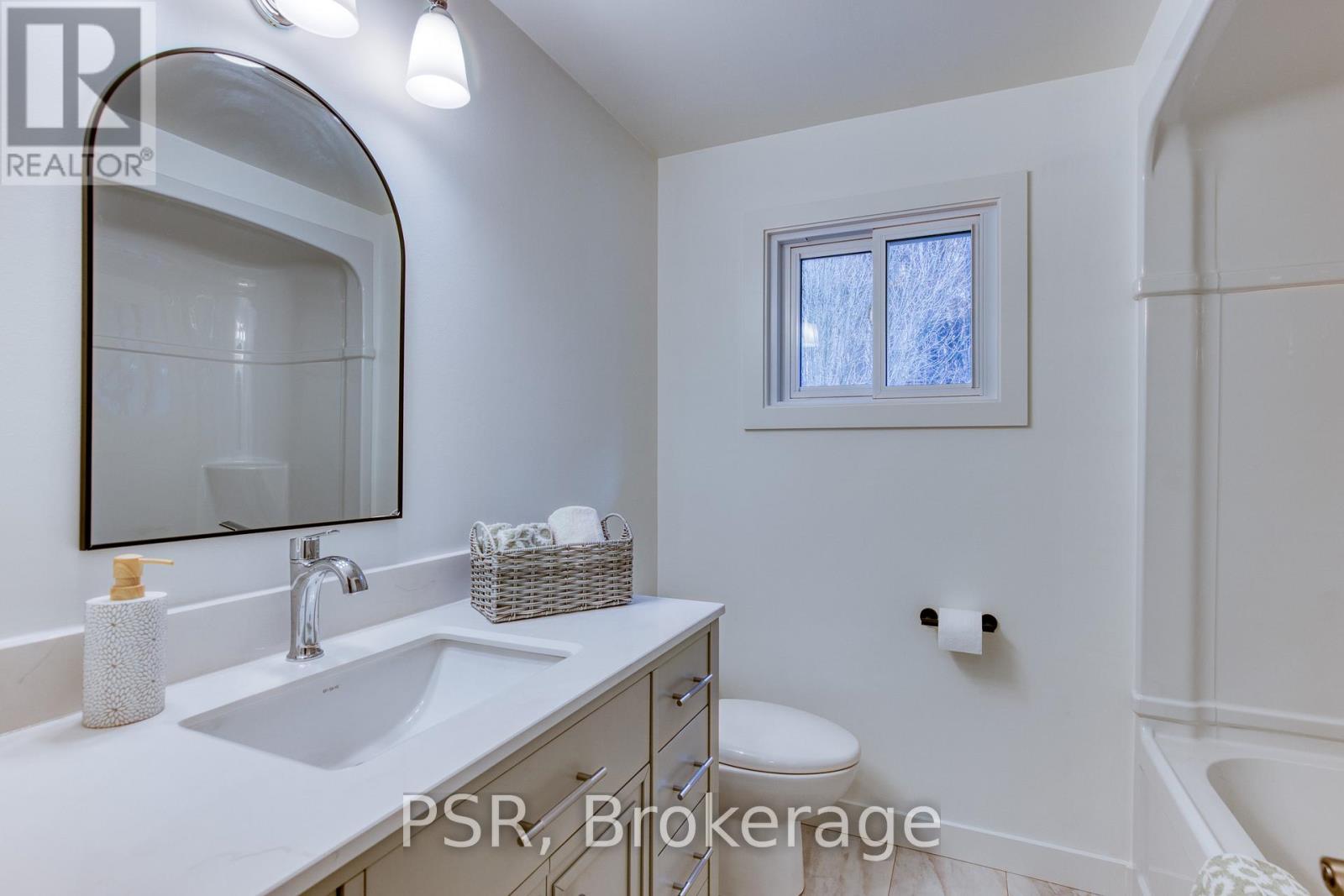 39 Hughson Street, North Dumfries, Ontario  N0B 1L0 - Photo 31 - X12559158