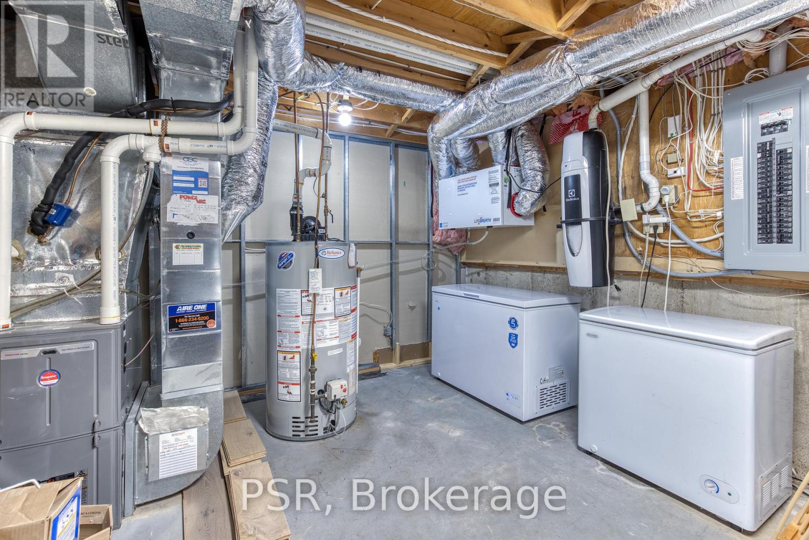 39 Hughson Street, North Dumfries, Ontario  N0B 1L0 - Photo 38 - X12559158