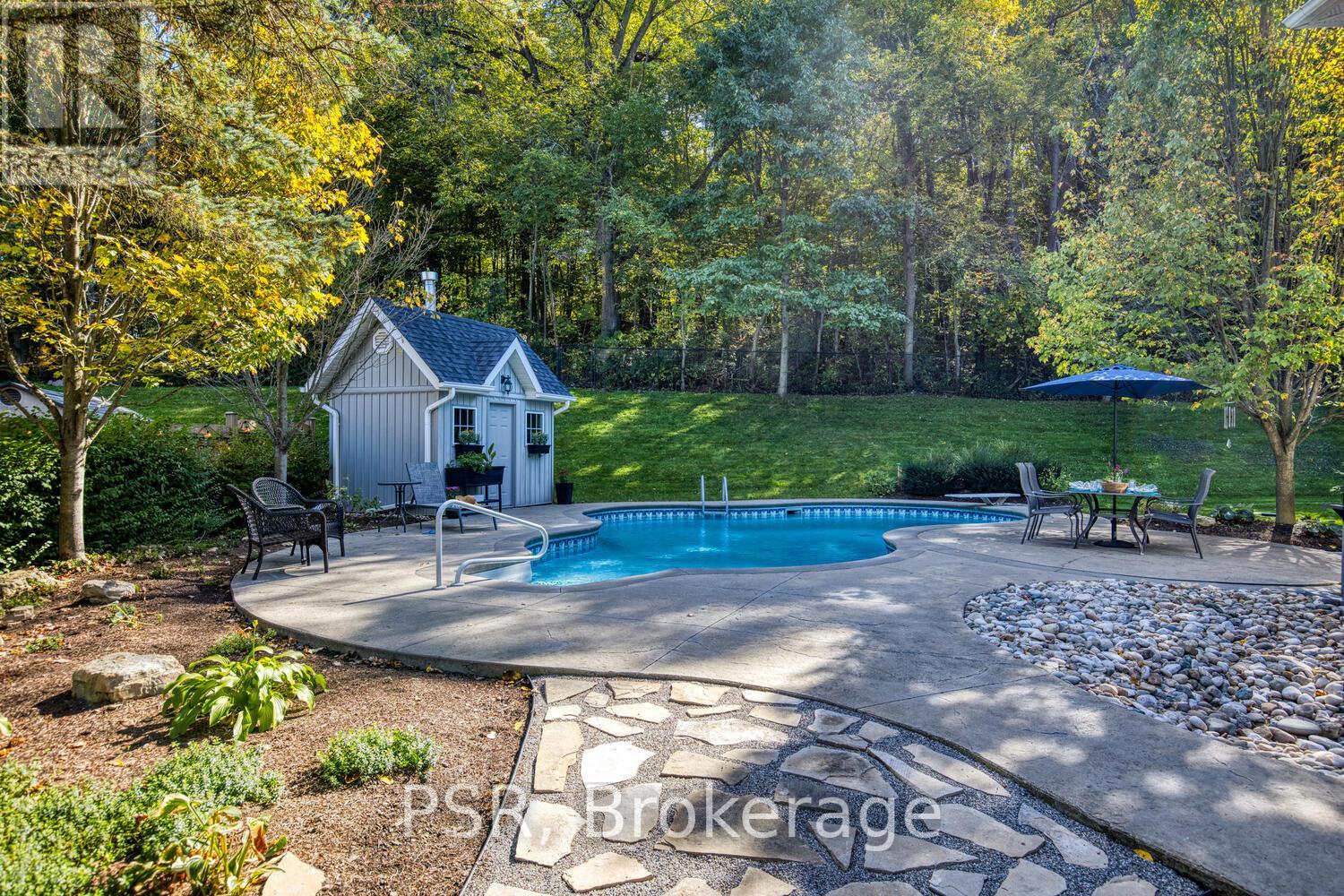 39 Hughson Street, North Dumfries, Ontario  N0B 1L0 - Photo 48 - X12559158