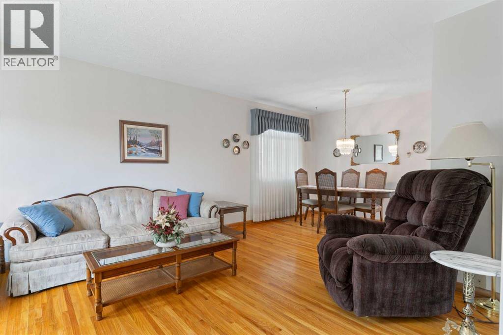 16 Chatham Drive Nw, Calgary, Alberta  T2L 0Z5 - Photo 5 - A2250264