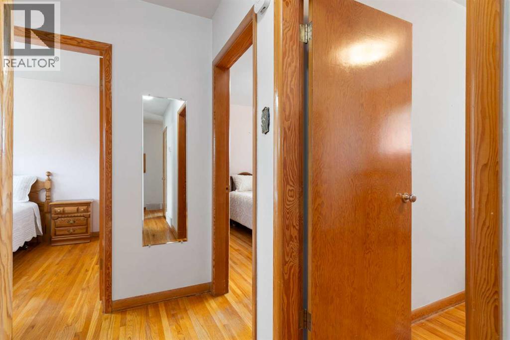 16 Chatham Drive Nw, Calgary, Alberta  T2L 0Z5 - Photo 10 - A2250264