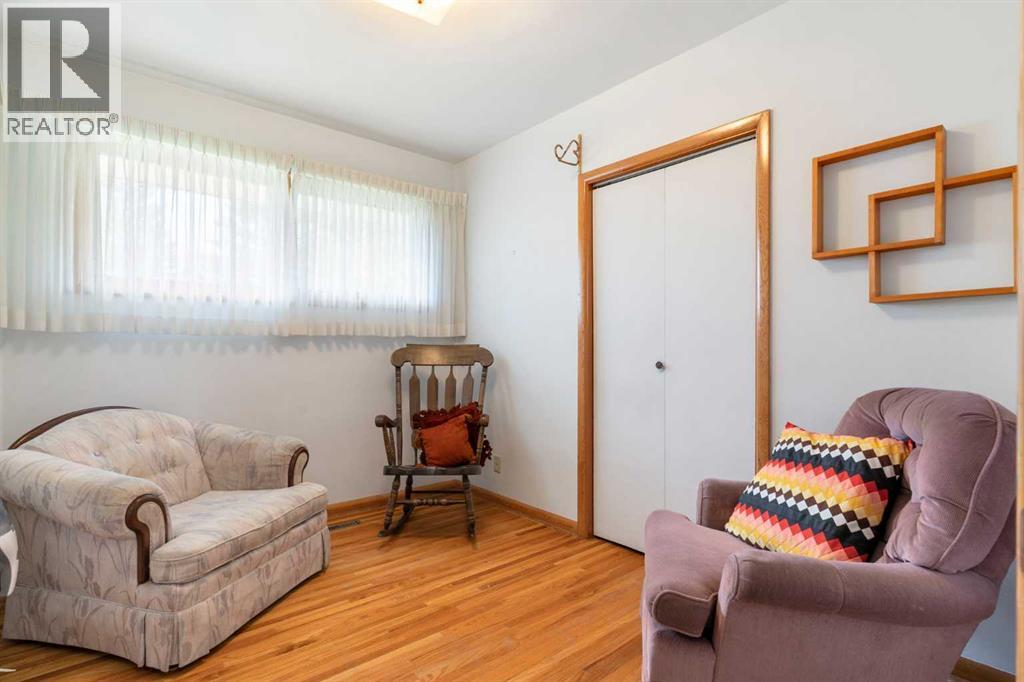 16 Chatham Drive Nw, Calgary, Alberta  T2L 0Z5 - Photo 11 - A2250264