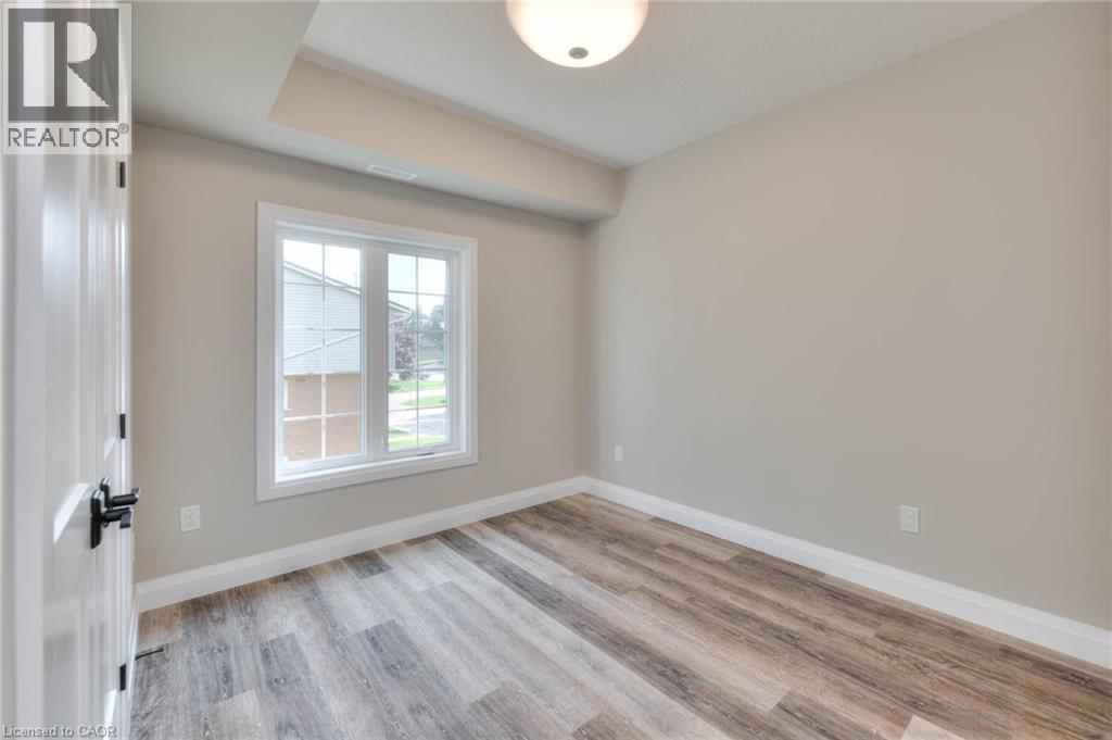 33 Murray Court Unit# 7, Milverton, Ontario  N0K 1M0 - Photo 18 - 40754335