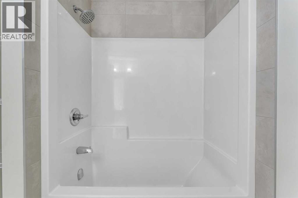 159 Waterford Heights, Chestermere, Alberta  T1X 2M8 - Photo 17 - A2270766