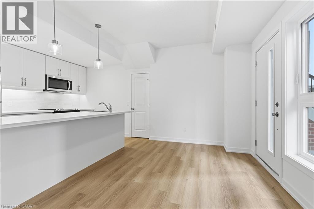 70 Kenesky Drive Unit# 29, Waterdown, Ontario  L8B 2A9 - Photo 6 - 40789110