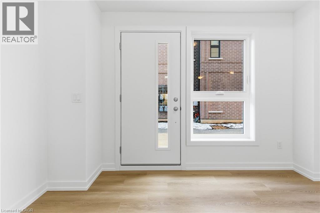 70 Kenesky Drive Unit# 29, Waterdown, Ontario  L8B 2A9 - Photo 3 - 40789110