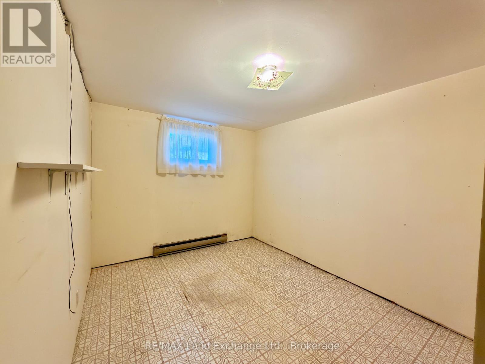 677 Devonshire Road, Saugeen Shores, Ontario  N0H 2C3 - Photo 18 - X12559242