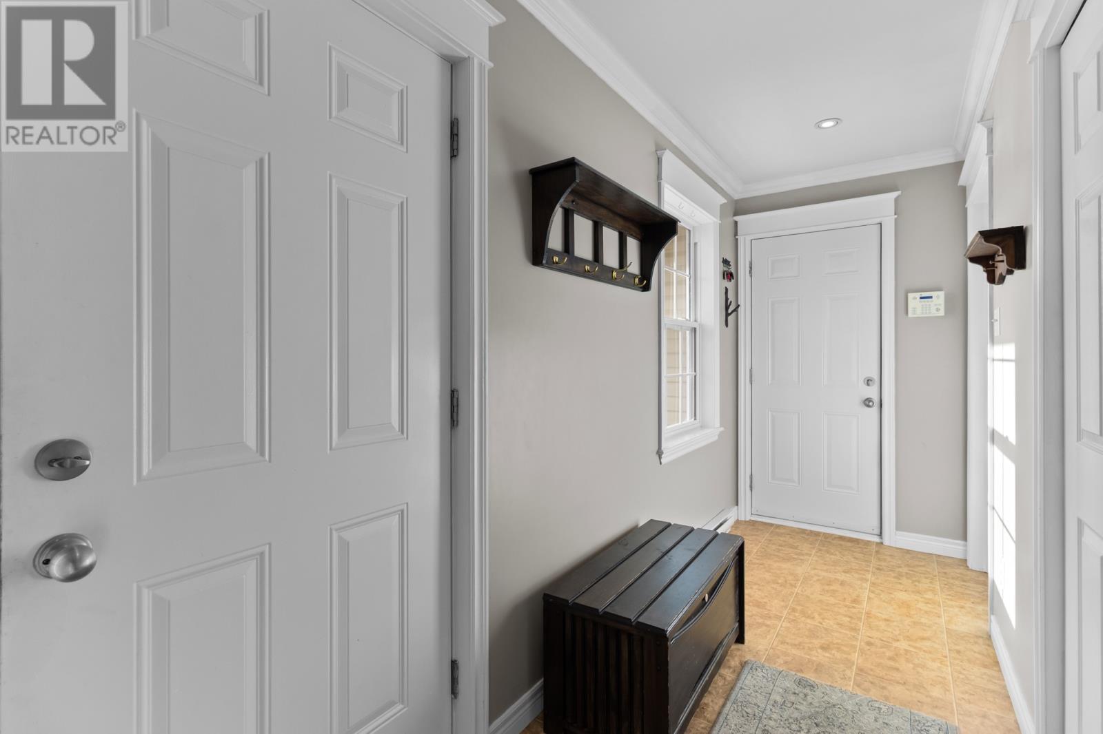 8 Veitch Crescent, St. John's, Newfoundland & Labrador  A1A 0B7 - Photo 3 - 1292732