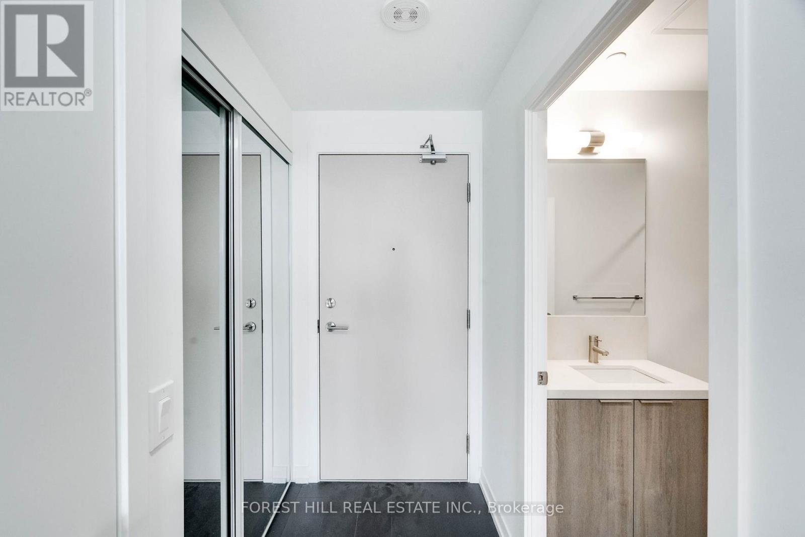 516 - 2020 Bathurst Street, Toronto, Ontario  M5P 0A6 - Photo 2 - C12559276