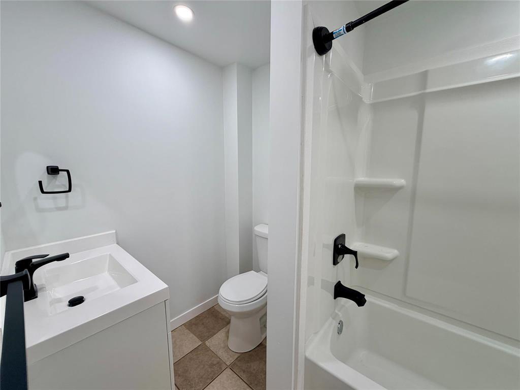 422 Roseberry Street, Winnipeg, Manitoba  R3J 1T5 - Photo 22 - 202527468