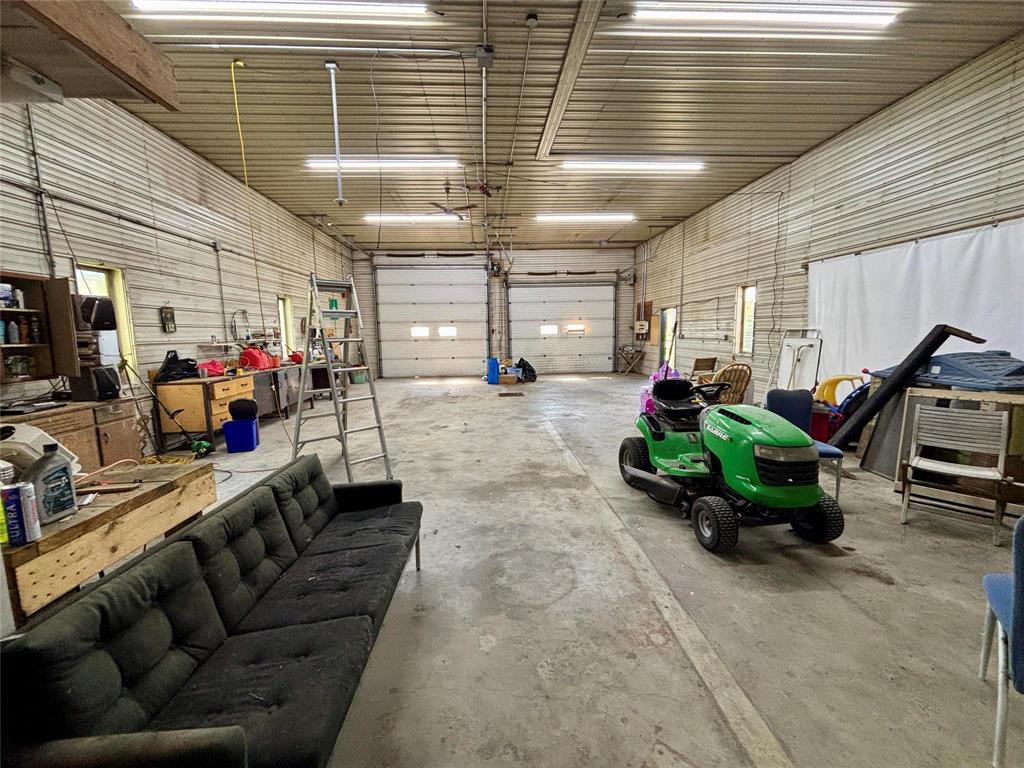 223 Gordon Avenue, Elm Creek, Manitoba  R0G 0N0 - Photo 37 - 202522822