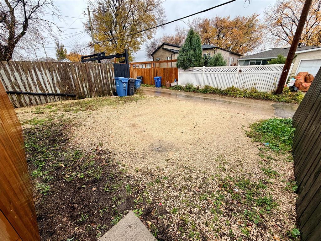 422 Roseberry Street, Winnipeg, Manitoba  R3J 1T5 - Photo 34 - 202527468