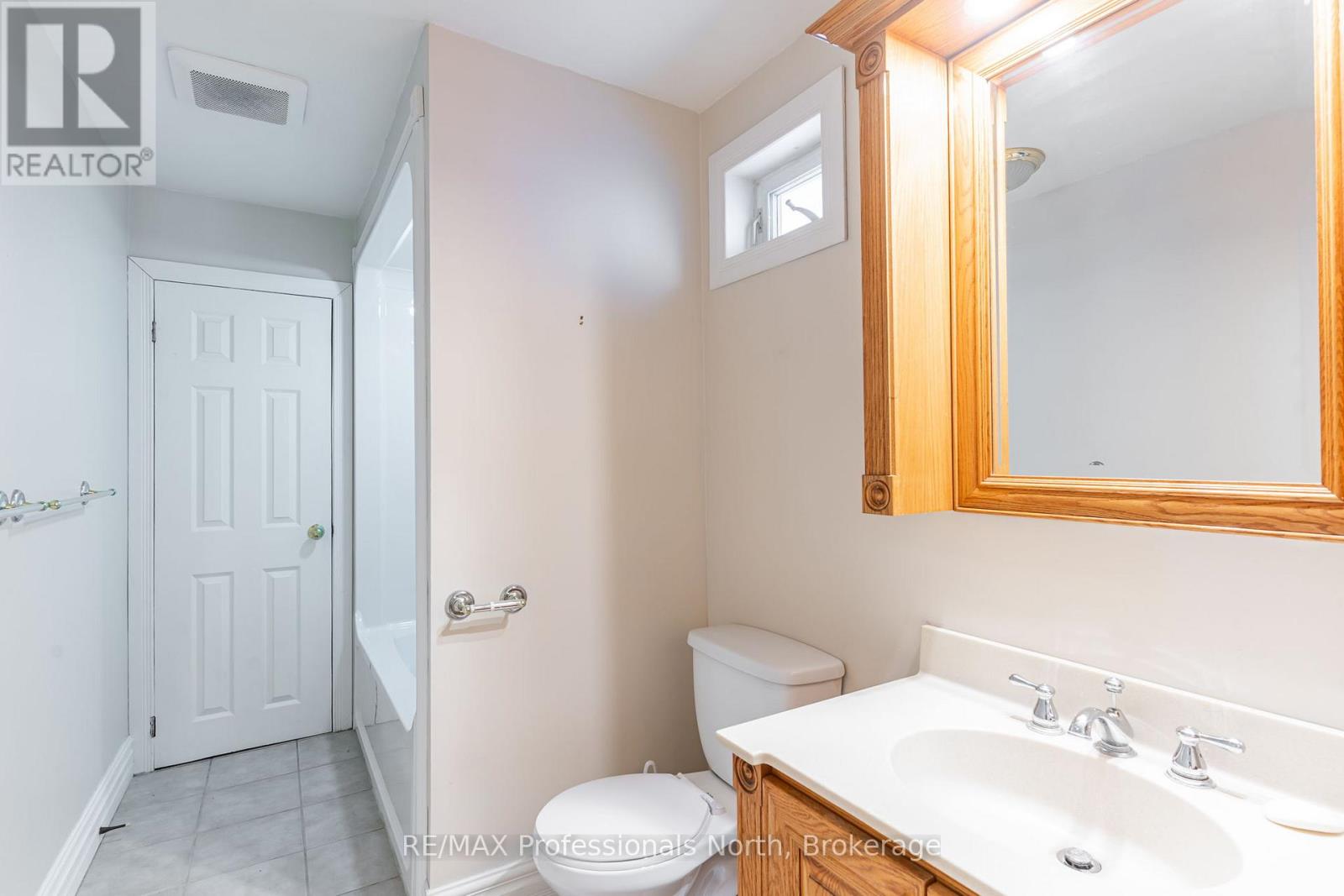 646 Mountain Street, Dysart Et Al (Dysart), Ontario  K0M 1S0 - Photo 20 - X12555136