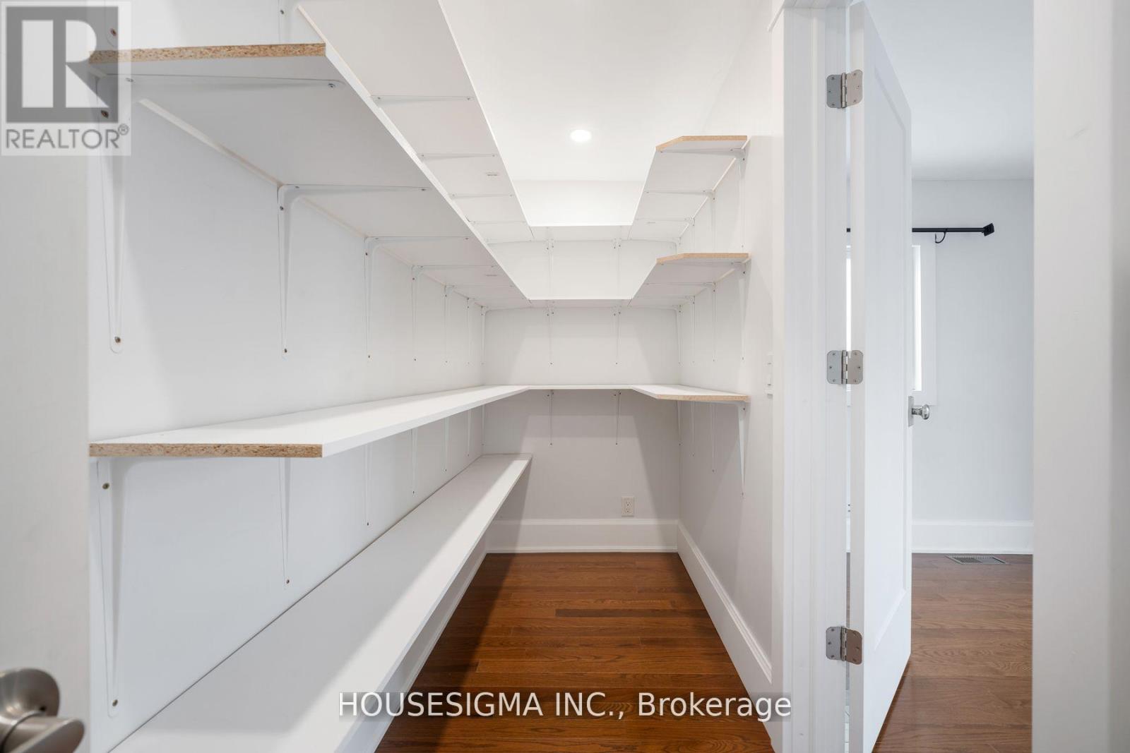 Upper - 334 Riverdale Avenue, Toronto, Ontario  M4J 1A2 - Photo 20 - E12559258