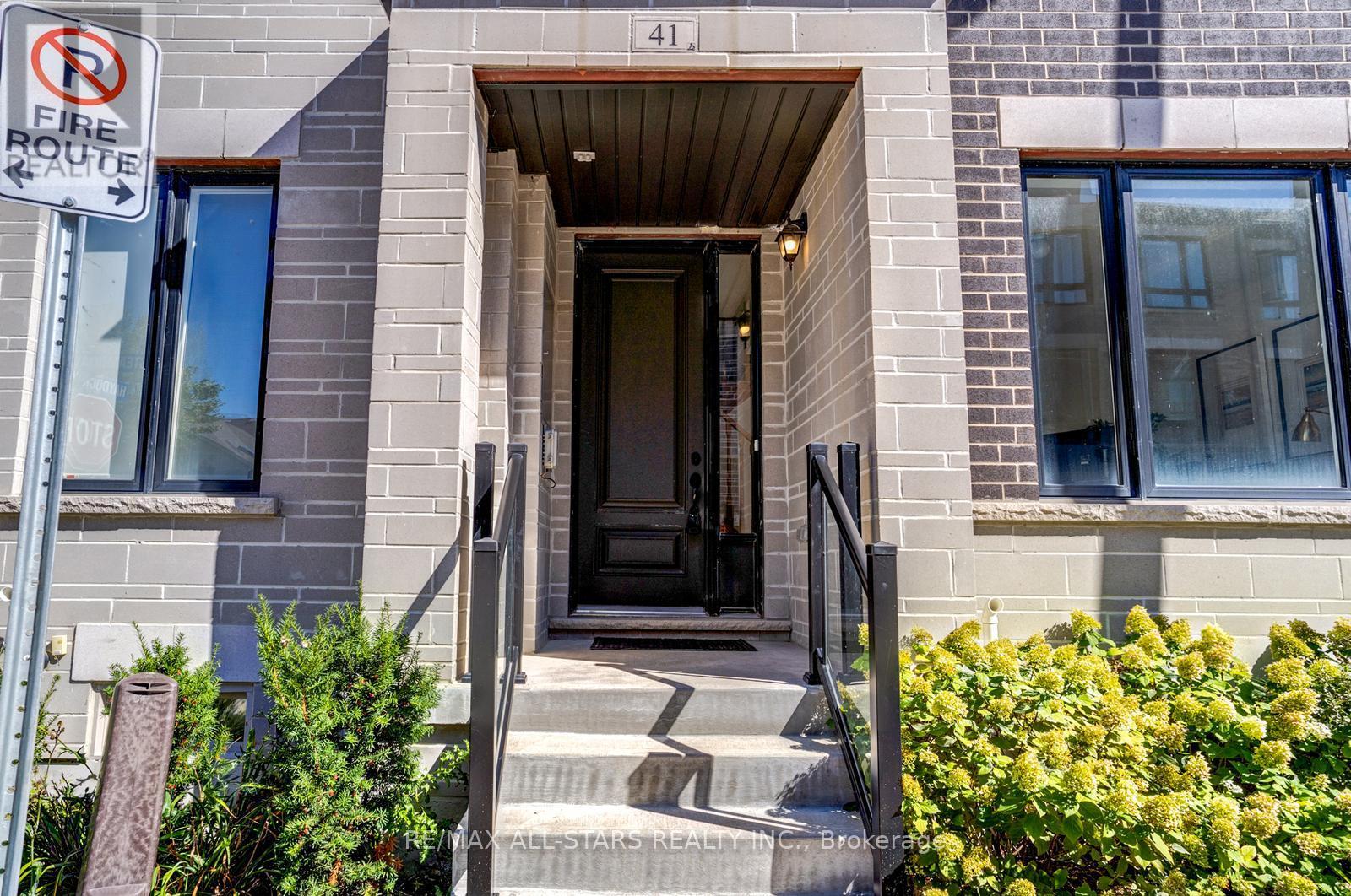 41 Steamboat Way, Whitby, Ontario  L1N 0M6 - Photo 3 - E12559274