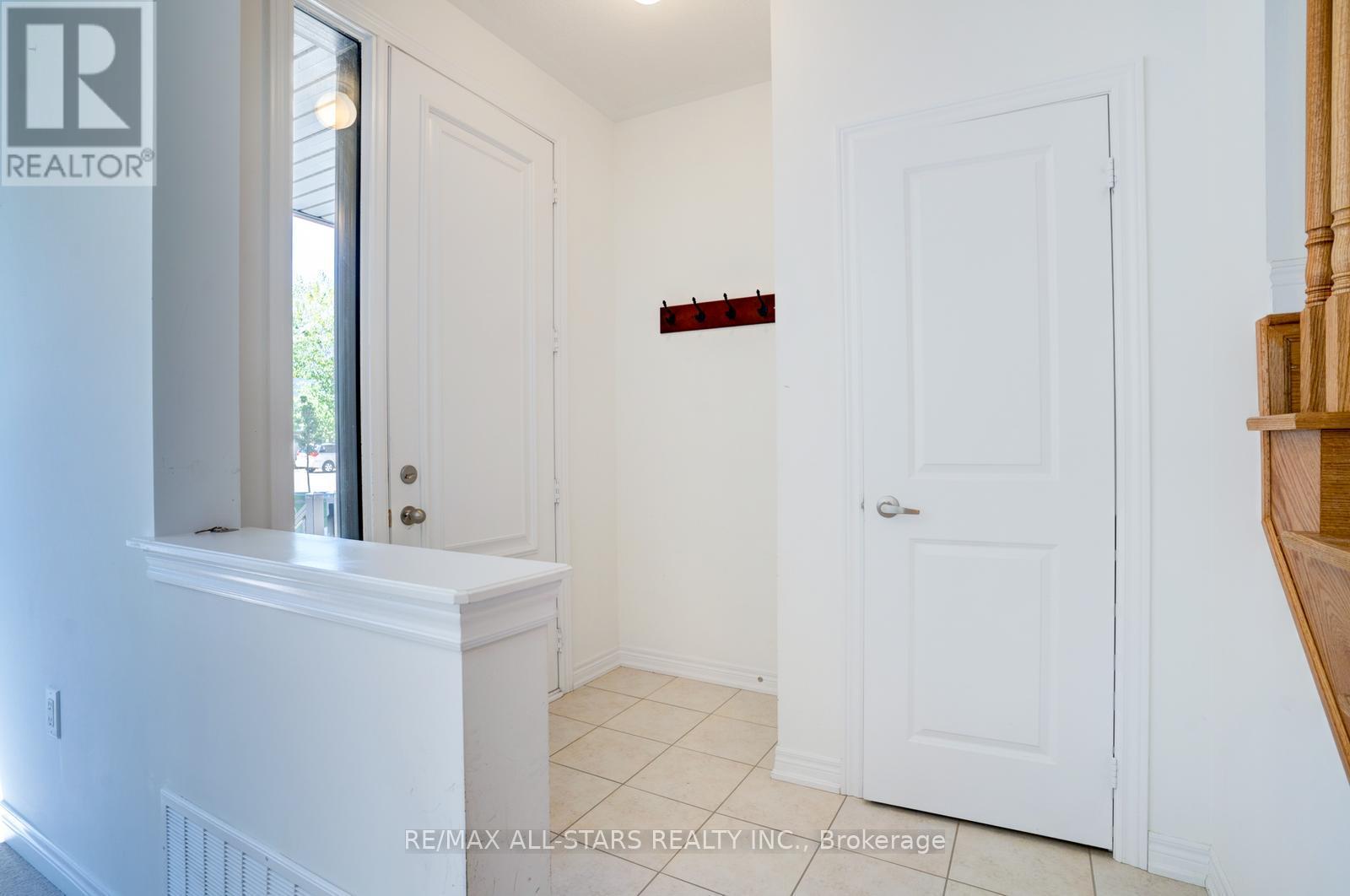 41 Steamboat Way, Whitby, Ontario  L1N 0M6 - Photo 4 - E12559274