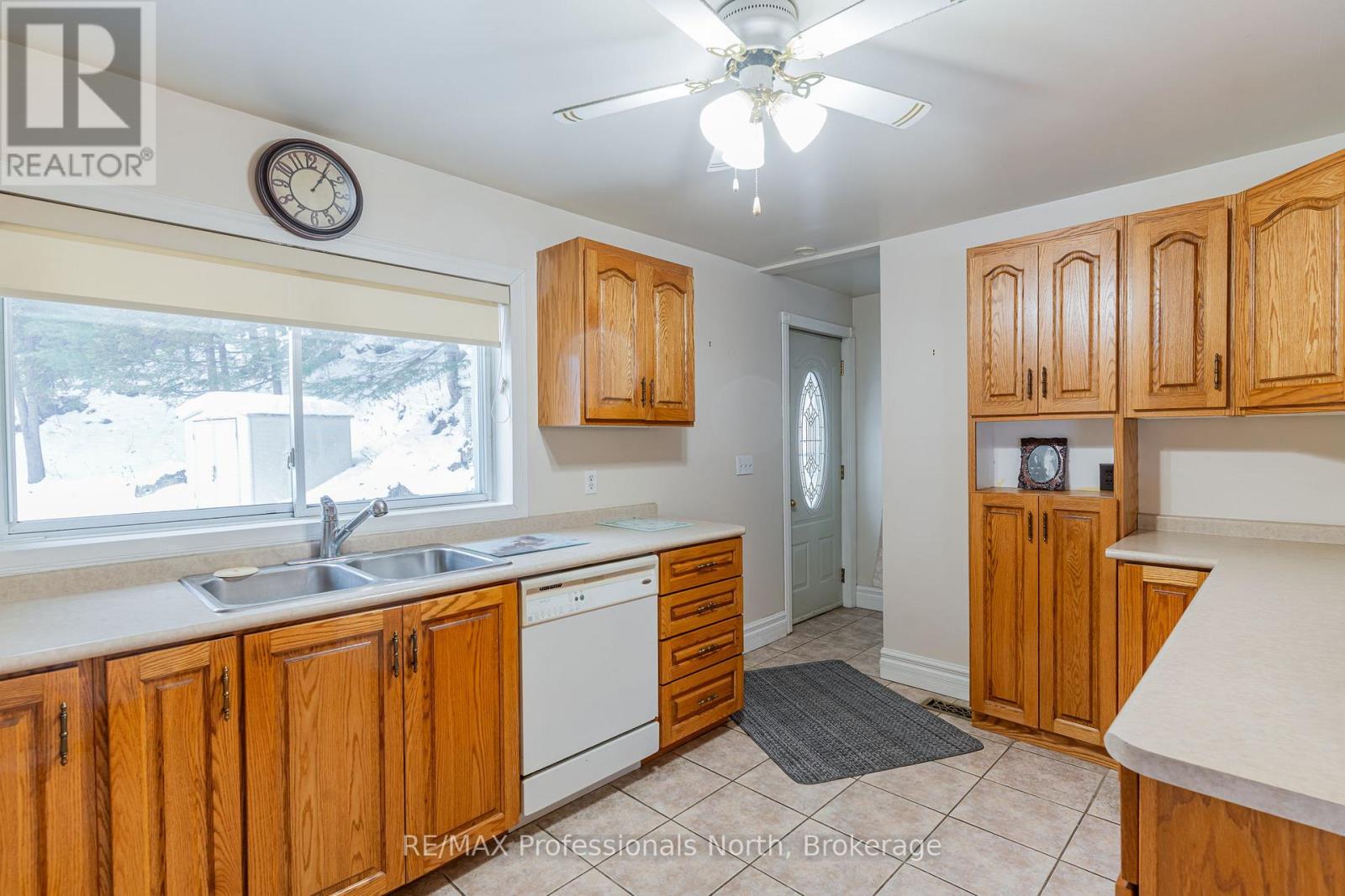 646 Mountain Street, Dysart Et Al (Dysart), Ontario  K0M 1S0 - Photo 6 - X12555136