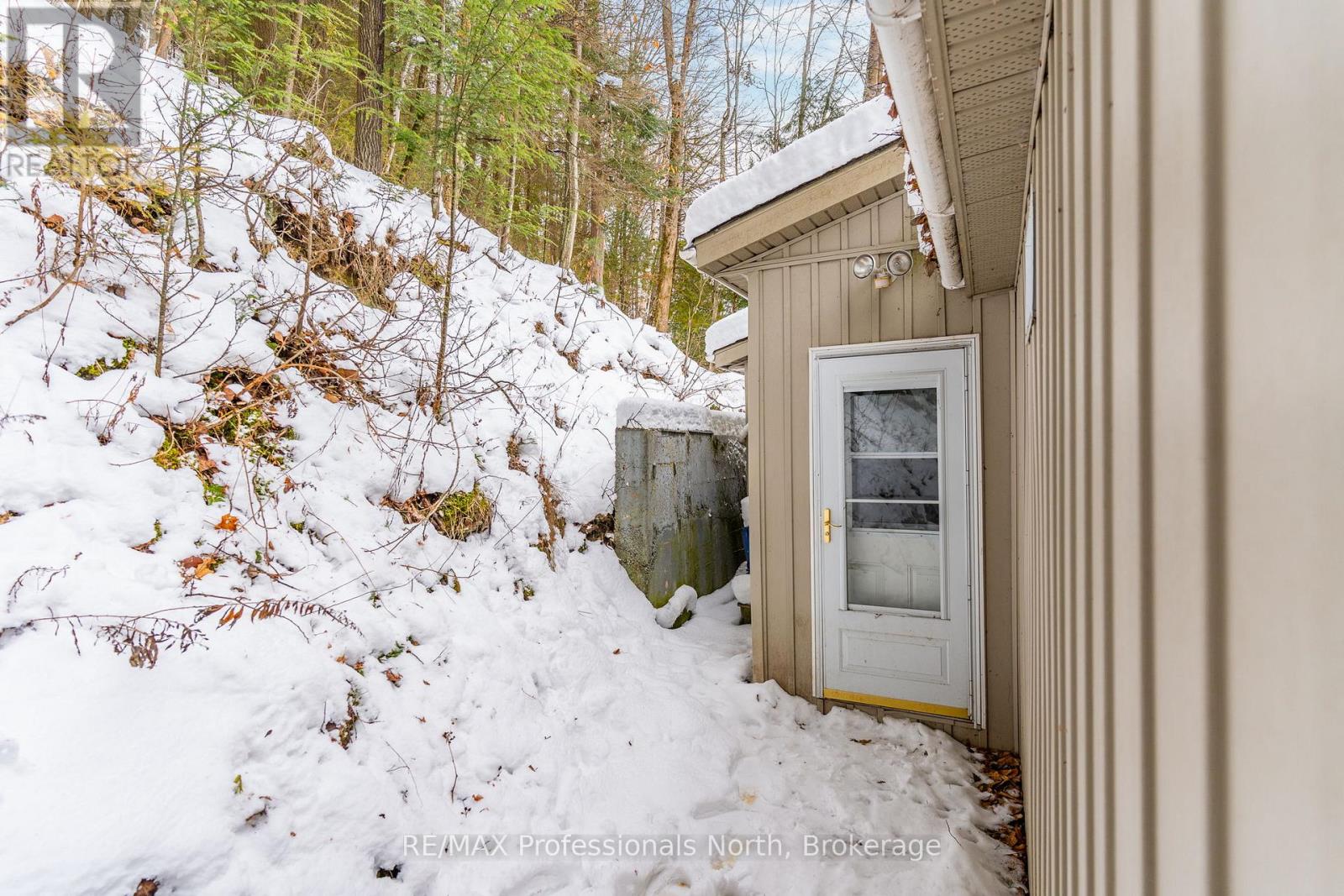 646 Mountain Street, Dysart Et Al (Dysart), Ontario  K0M 1S0 - Photo 4 - X12555136