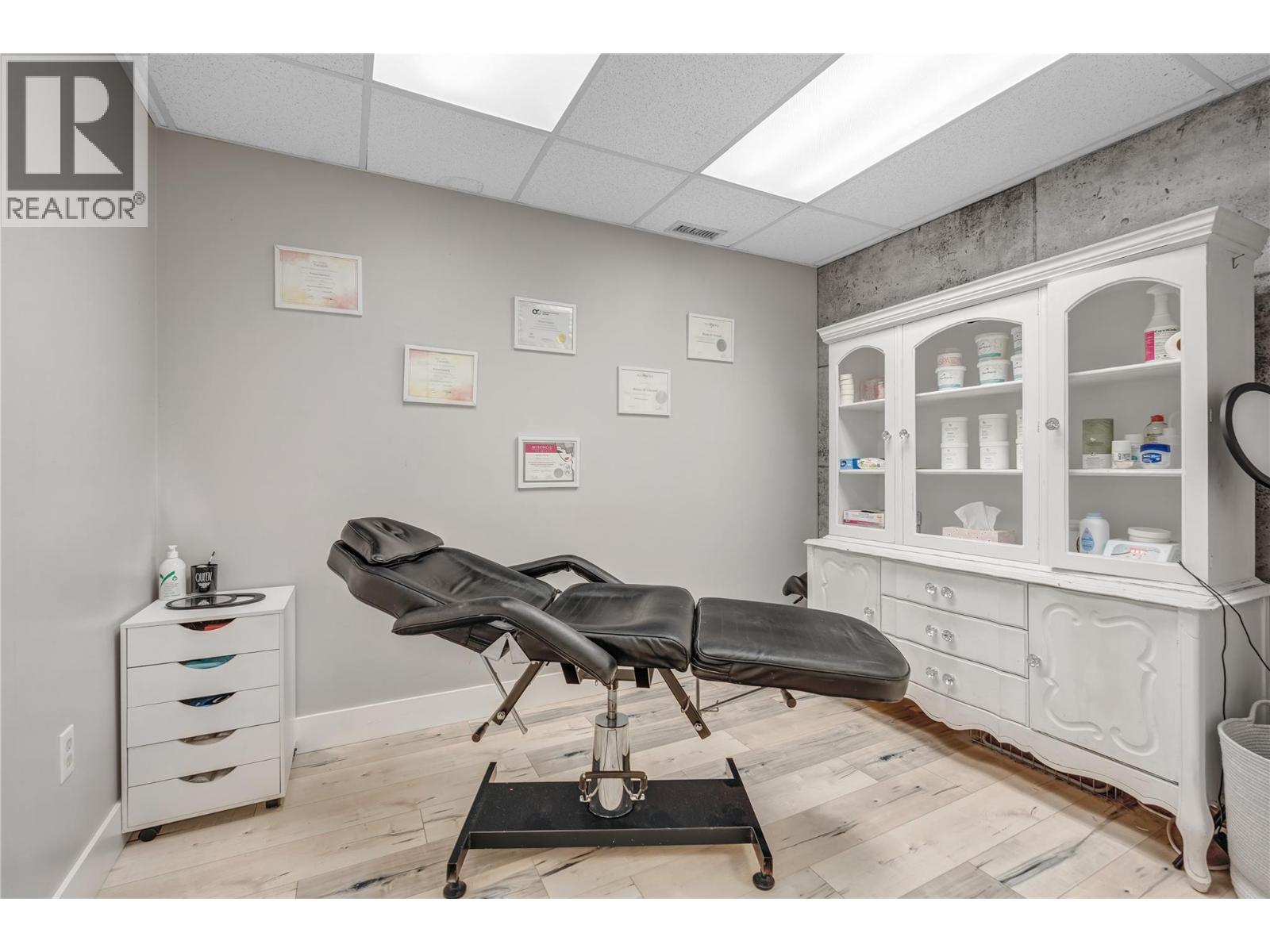 596 Martin Street, Penticton, British Columbia  V2A 5L4 - Photo 13 - 10369606