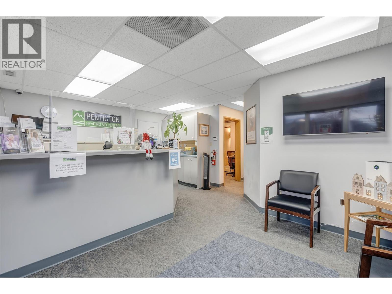 596 Martin Street, Penticton, British Columbia  V2A 5L4 - Photo 5 - 10369606