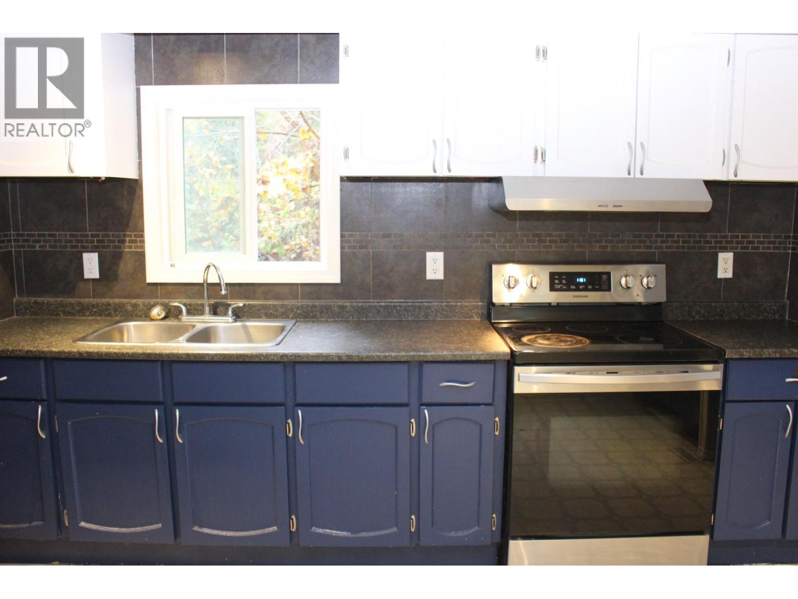 127 Mill Road, Fruitvale, British Columbia  V0G 1L0 - Photo 11 - 10369512