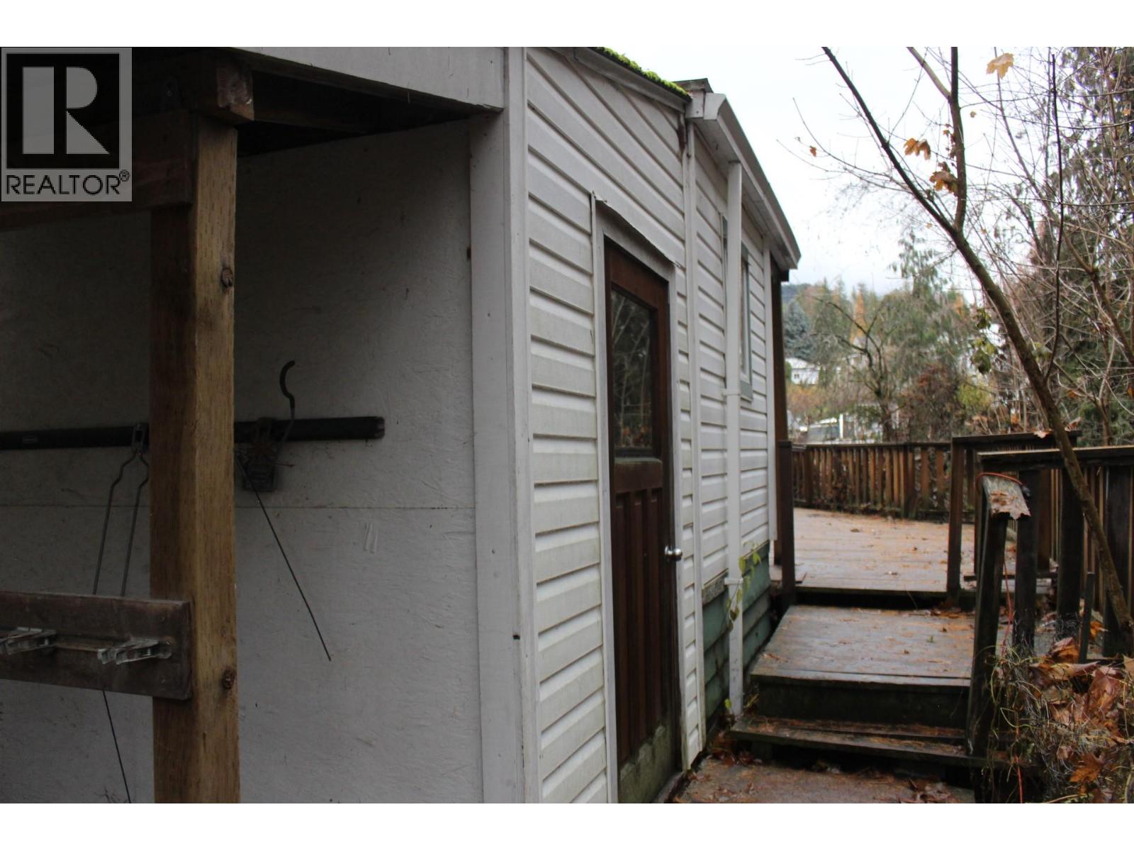 127 Mill Road, Fruitvale, British Columbia  V0G 1L0 - Photo 8 - 10369512