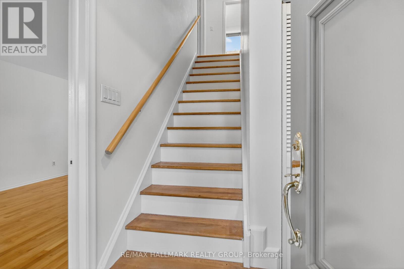 2042 Tilson Street, Ottawa, Ontario K1G 2M7 - Photo 16 - X12534754