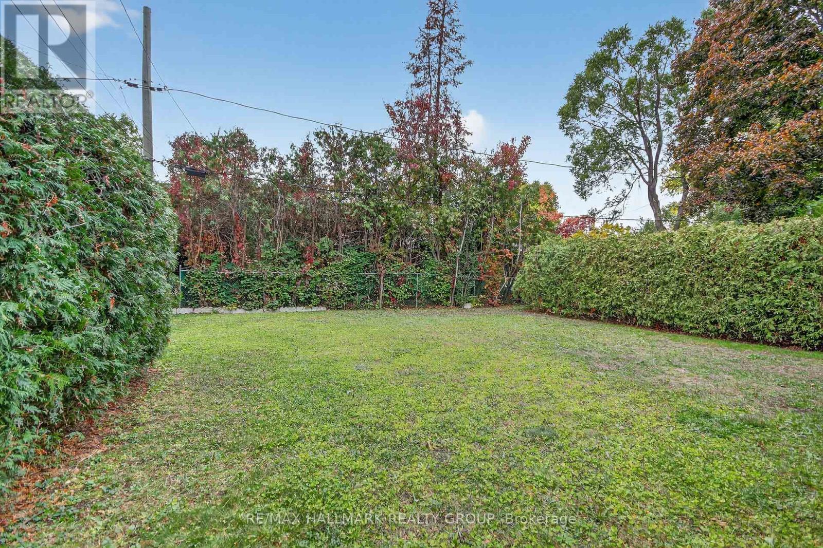 2042 Tilson Street, Ottawa, Ontario K1G 2M7 - Photo 26 - X12534754