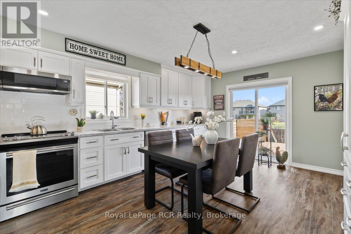 219 16th Avenue Crescent, Hanover, Ontario  N4N 3V3 - Photo 10 - X12559394