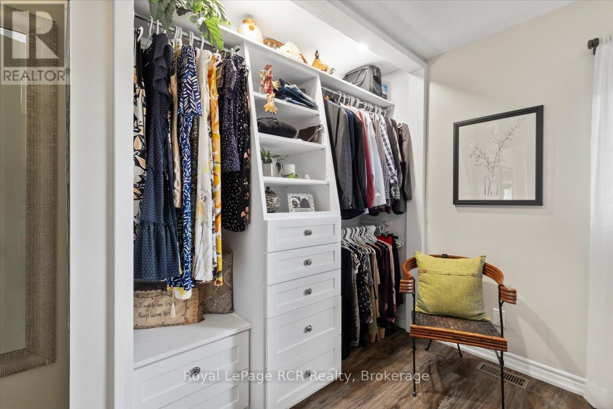 219 16th Avenue Crescent, Hanover, Ontario  N4N 3V3 - Photo 12 - X12559394