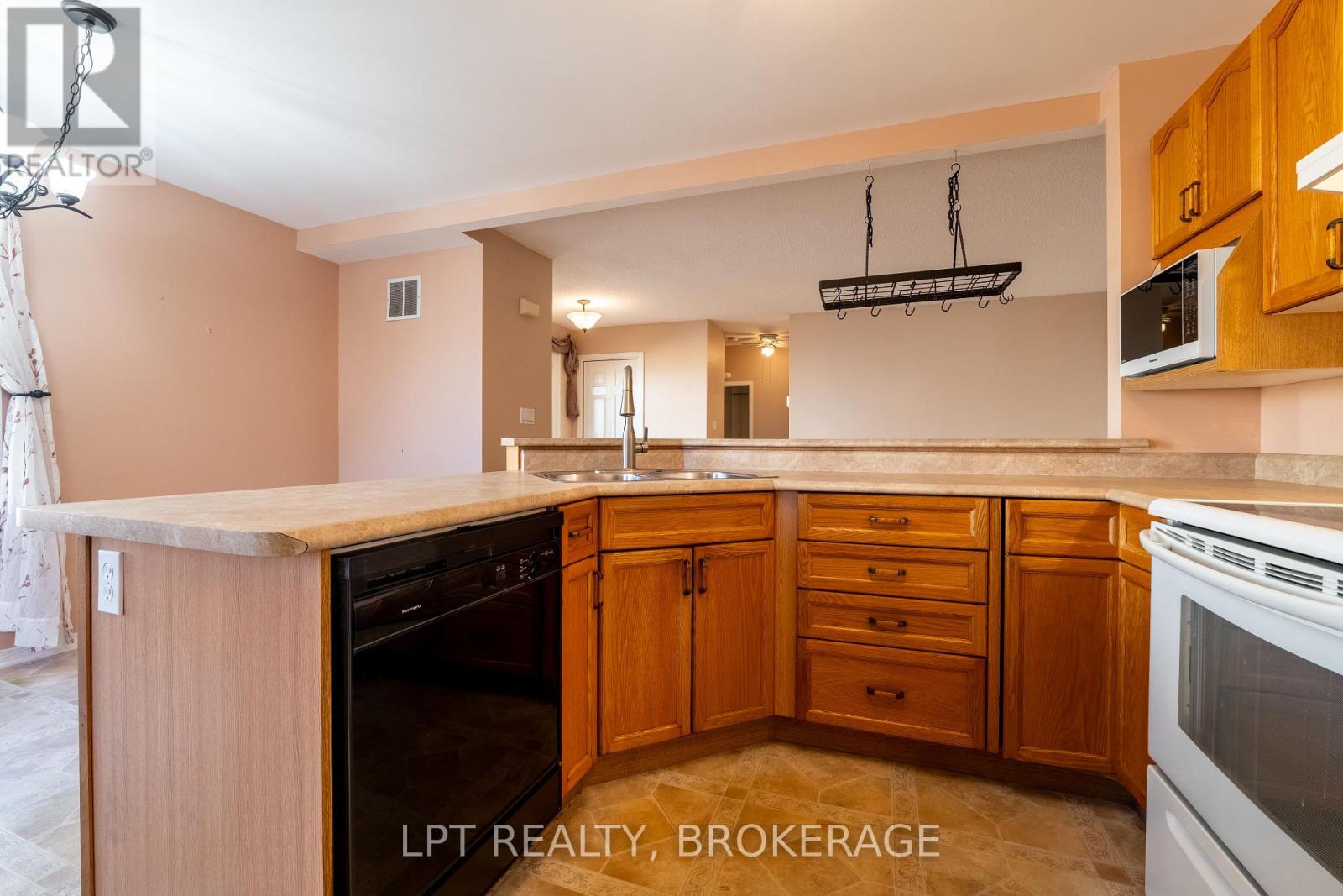 1049 Waterbury Crescent, Kingston, Ontario  K7M 8V4 - Photo 10 - X12559492