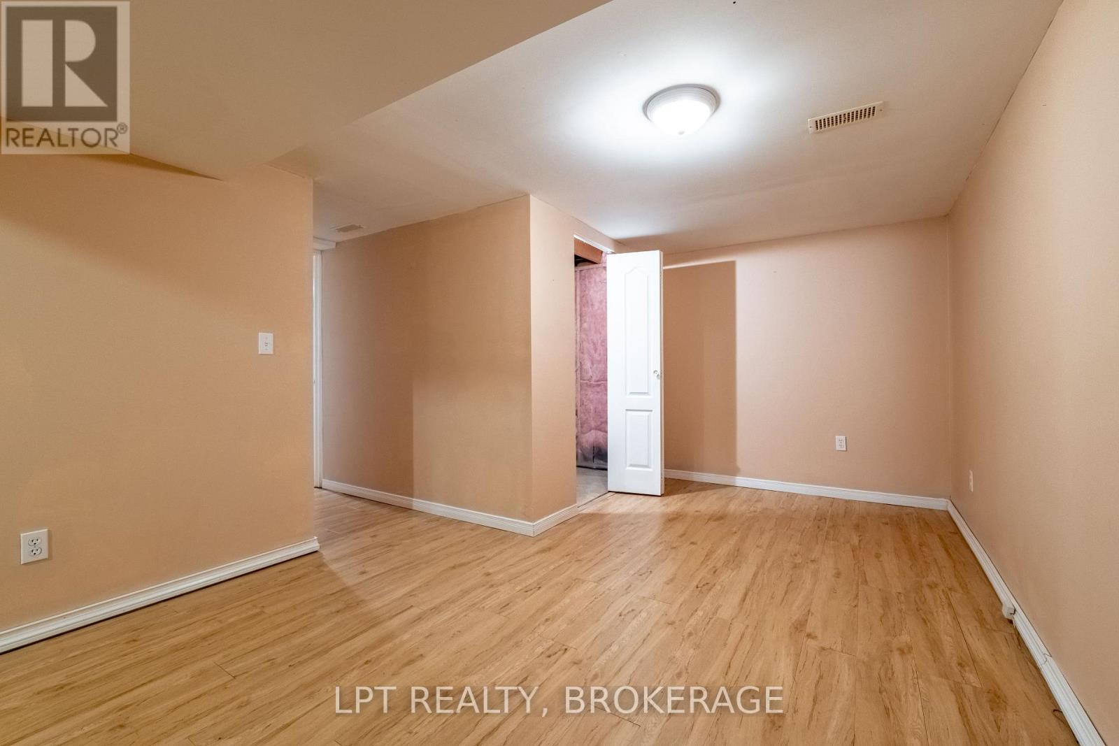 1049 Waterbury Crescent, Kingston, Ontario  K7M 8V4 - Photo 23 - X12559492