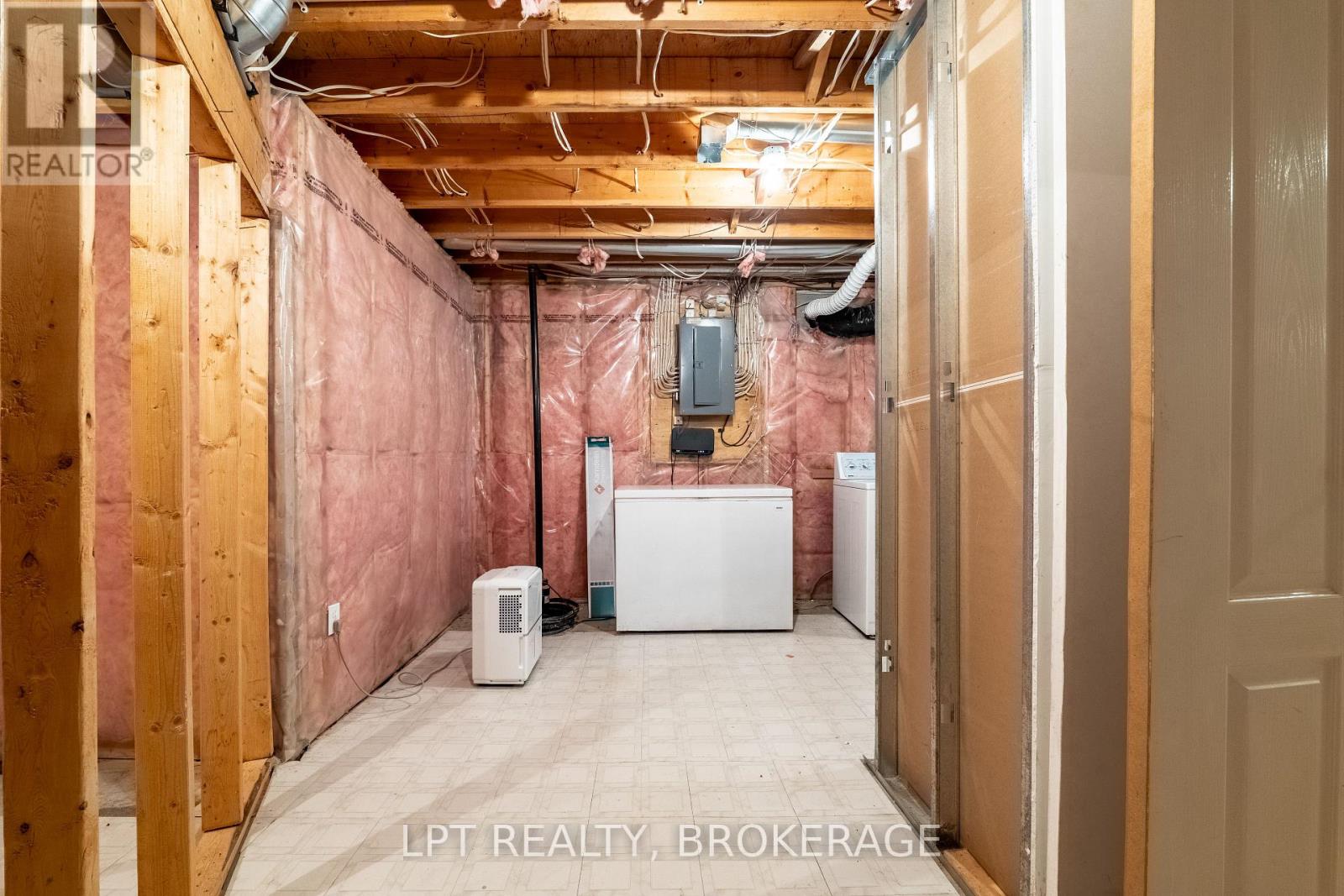 1049 Waterbury Crescent, Kingston, Ontario  K7M 8V4 - Photo 31 - X12559492