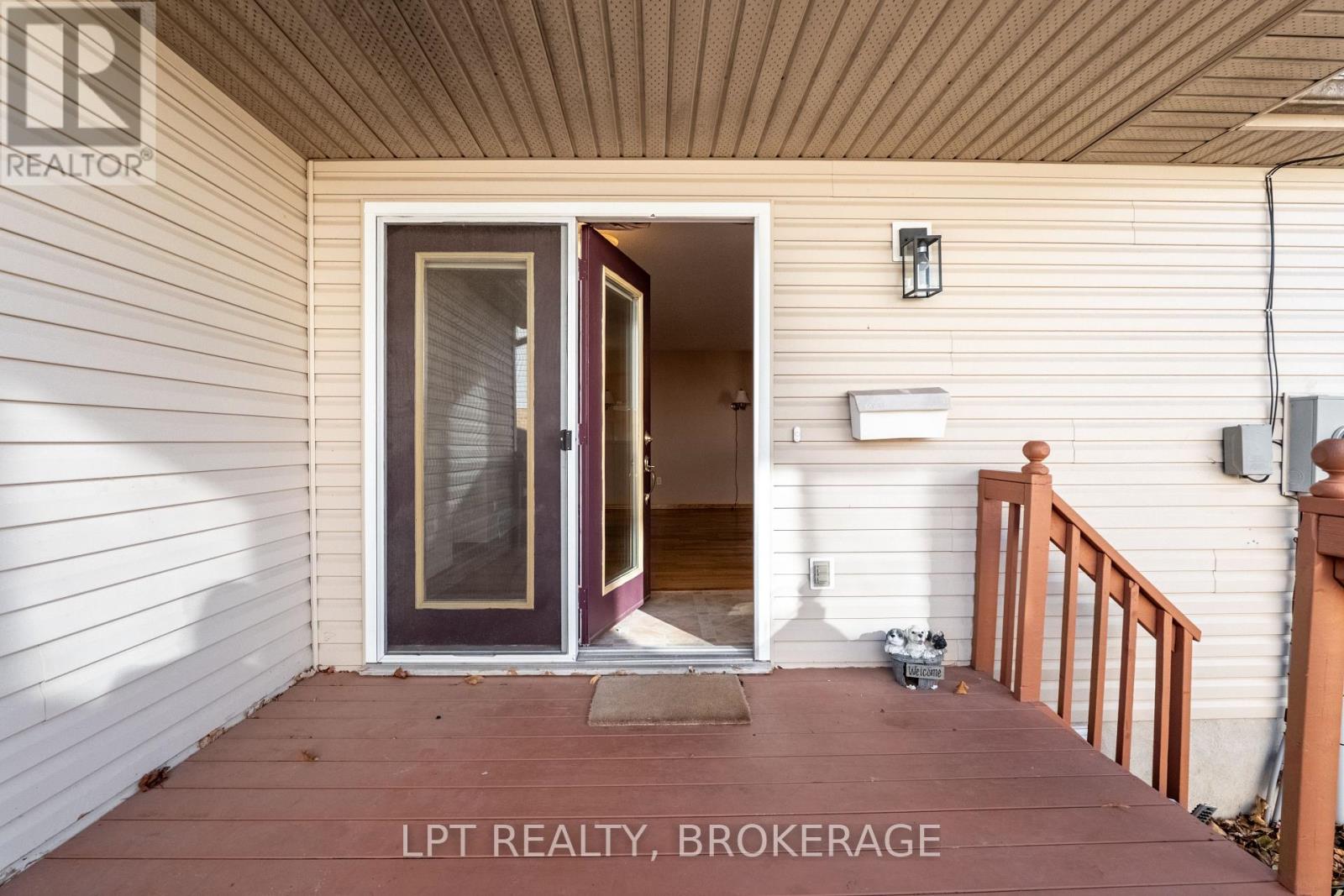 1049 Waterbury Crescent, Kingston, Ontario  K7M 8V4 - Photo 4 - X12559492