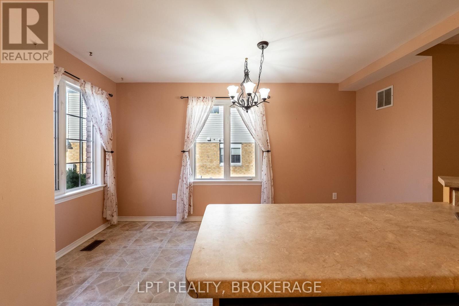 1049 Waterbury Crescent, Kingston, Ontario  K7M 8V4 - Photo 9 - X12559492