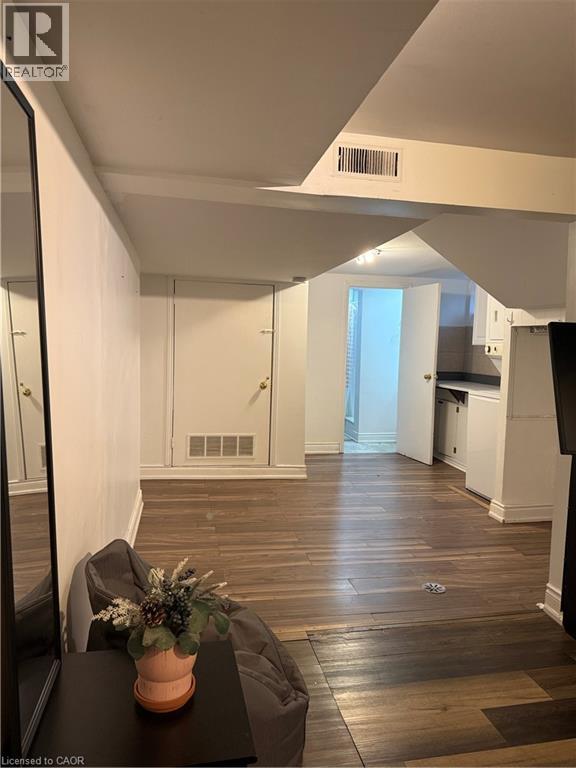 8 Myrtle Avenue Unit# Lower, St. Catharines, Ontario  L2M 5W1 - Photo 4 - 40789008