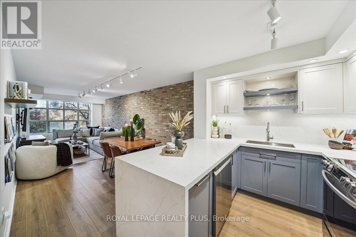 202 - 15 Stafford Street, Toronto, Ontario M5V 3X6 - Photo 15 - C12558678