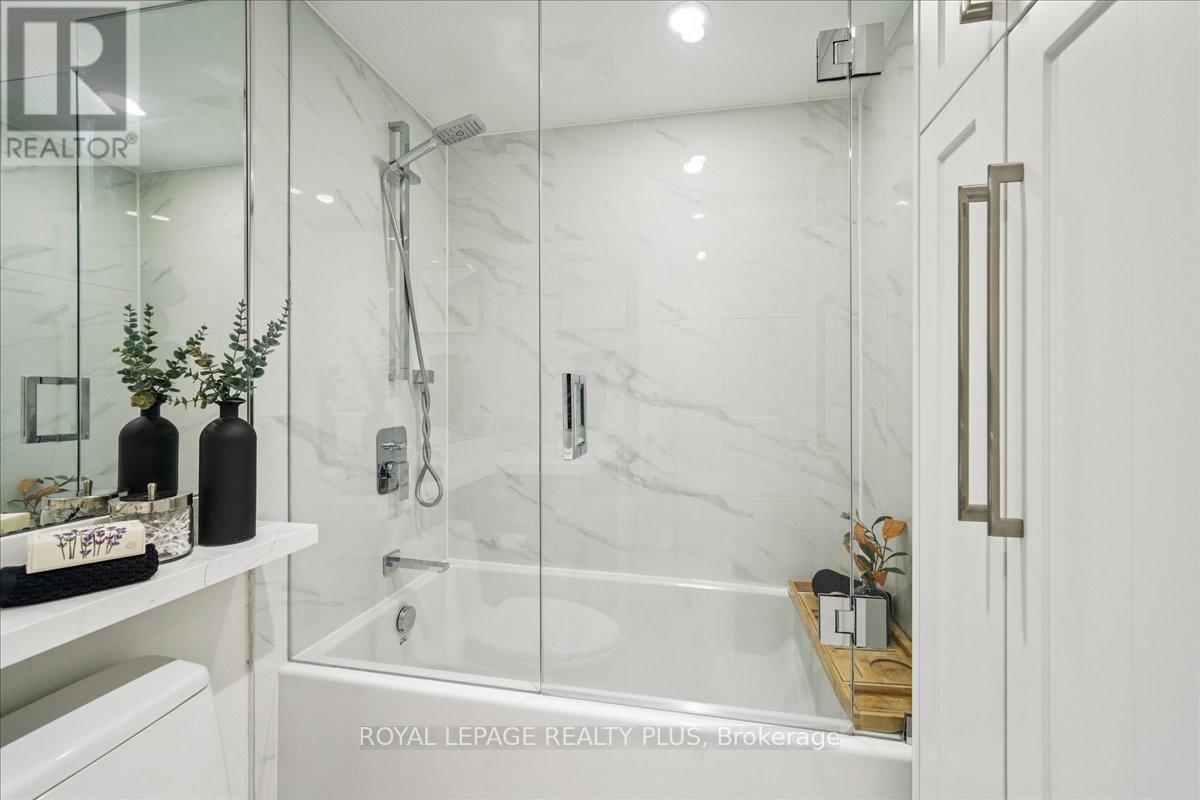 202 - 15 Stafford Street, Toronto, Ontario M5V 3X6 - Photo 11 - C12558678