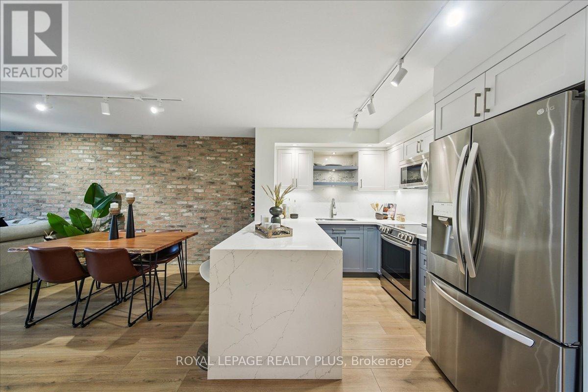 202 - 15 Stafford Street, Toronto, Ontario M5V 3X6 - Photo 17 - C12558678