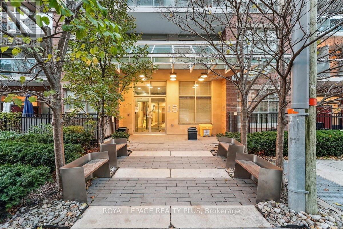 202 - 15 Stafford Street, Toronto, Ontario M5V 3X6 - Photo 2 - C12558678