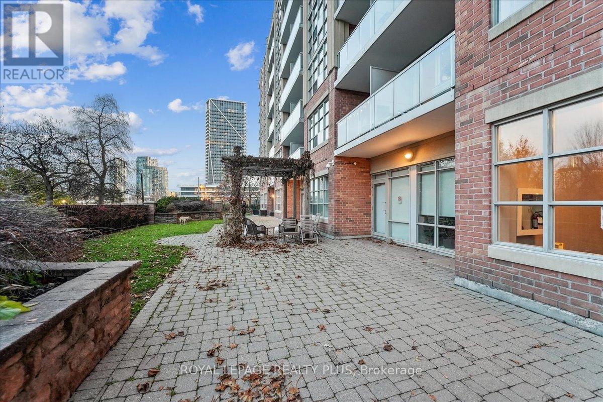 202 - 15 Stafford Street, Toronto, Ontario M5V 3X6 - Photo 41 - C12558678