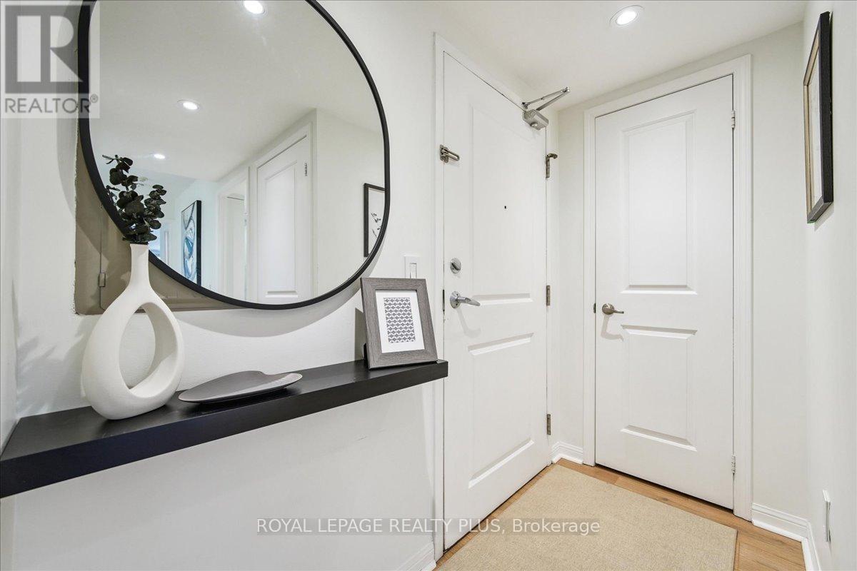 202 - 15 Stafford Street, Toronto, Ontario M5V 3X6 - Photo 5 - C12558678