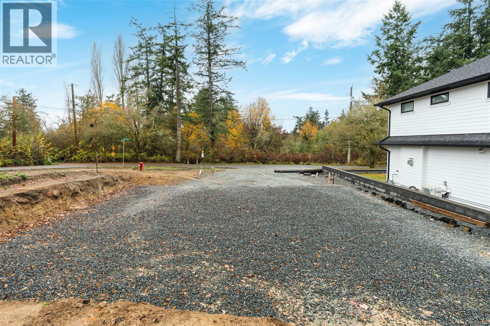 768 Lindsay St, Saanich, British Columbia  V8Z 3E1 - Photo 2 - 1020761