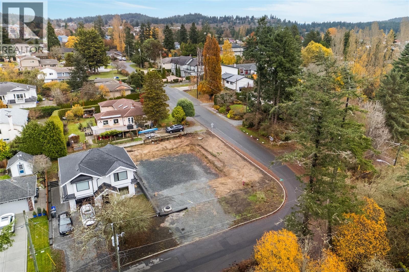 768 Lindsay St, Saanich, British Columbia  V8Z 3E1 - Photo 7 - 1020761