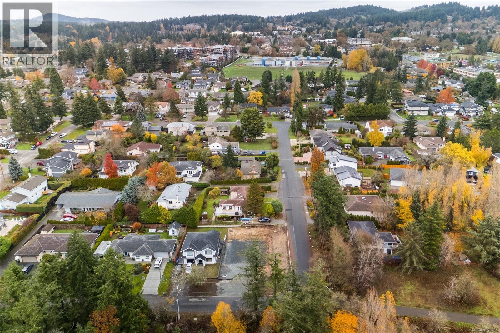 768 Lindsay St, Saanich, British Columbia  V8Z 3E1 - Photo 13 - 1020761