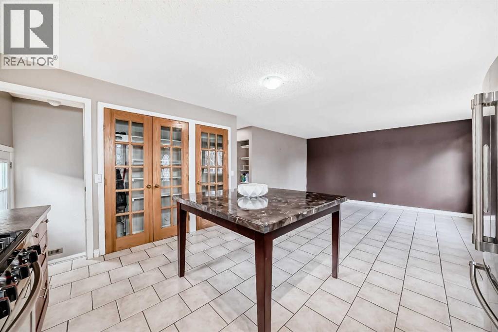 3042 31a Street Se, Calgary, Alberta  T2B 0S9 - Photo 6 - A2271381